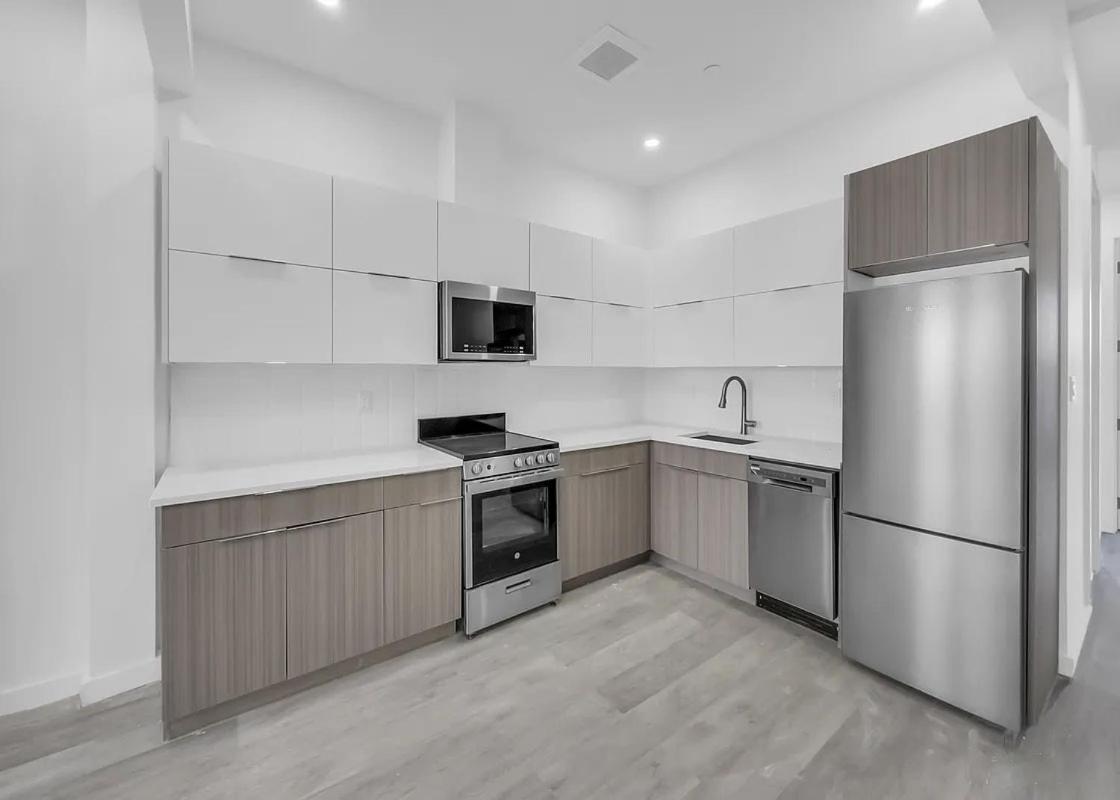 Near Manhattan Spacious Stunning New Modern Penthouse 3-bedroom Apartment *