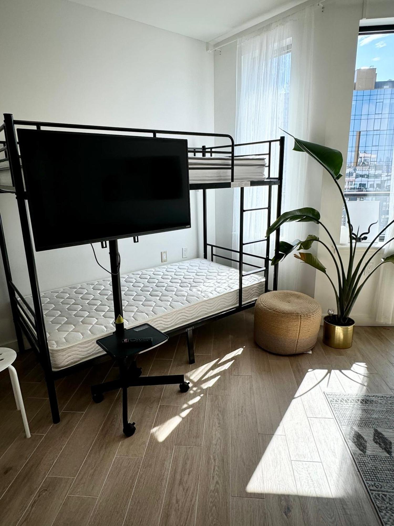 Near Manhattan Spacious Stunning New Modern Penthouse 3-bedroom * New York